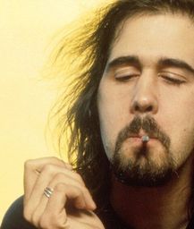 :Krist_cigarette_: