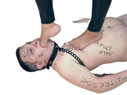 :domina_feet: