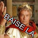 :Jules_Cesar_baise: