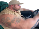:bench_bras: