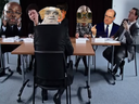 :Entretien_dembauche_chien_bourdon: