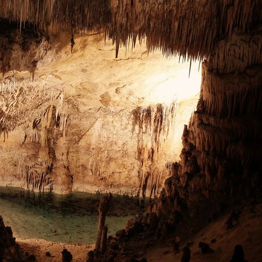 Caverne